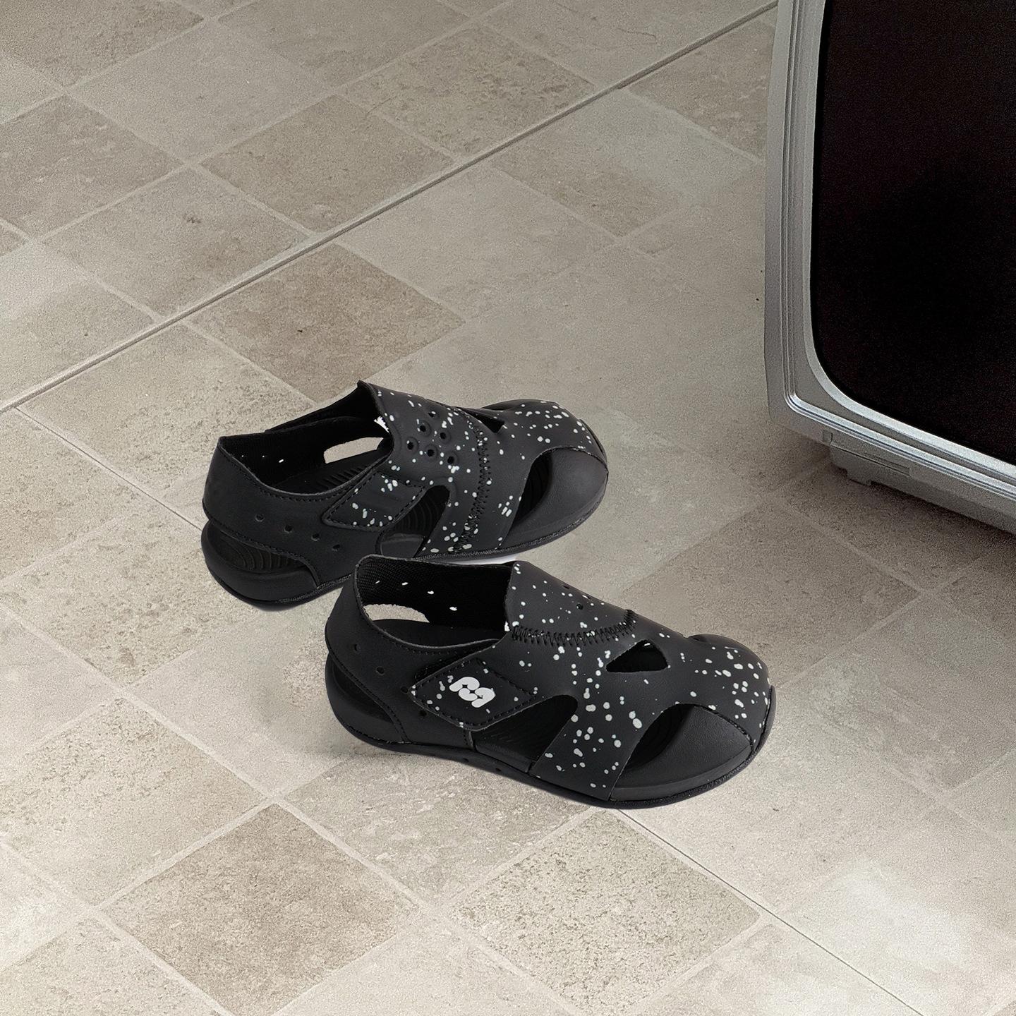 

XSHX popular function children s sandals boys and girls Velcro aircraft shoes leisure sports beach river 25