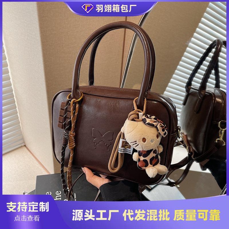 Retro fashion handbag bag women's new large-capacity shoulder pillow bag commuter messenger bag