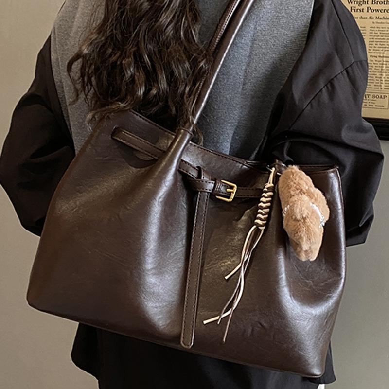 Retro Large-capacity Suede Bag 2025 Autumn and Winter New Commuter Shoulder Bag Women's Portable Tote Bag