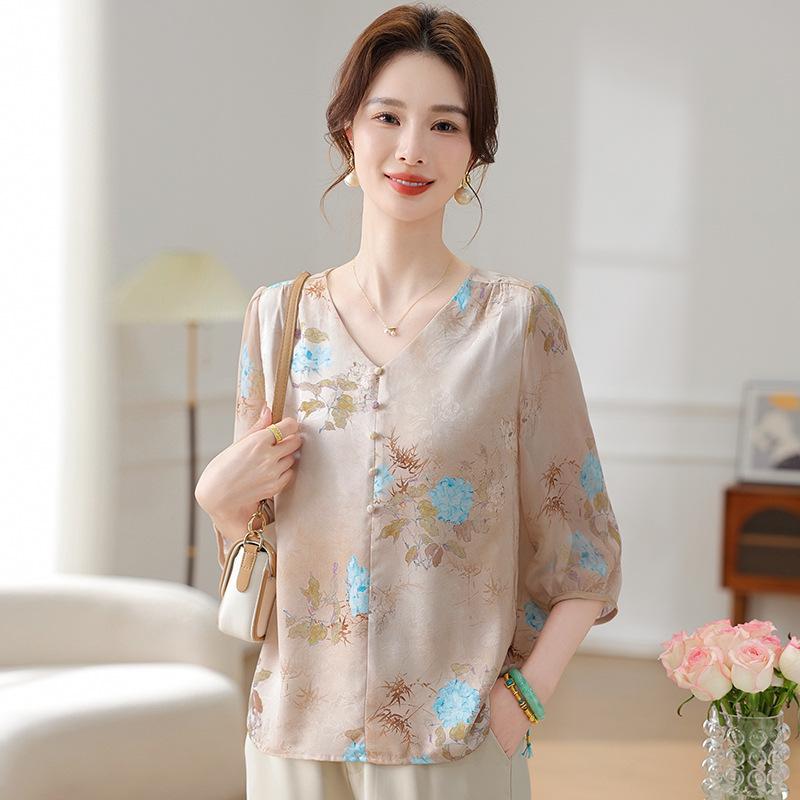 Mom's Summer Mid-Sleeve Chiffon V-Neck Shirt: Loose Print Top for Middle-Aged & Elderly Women