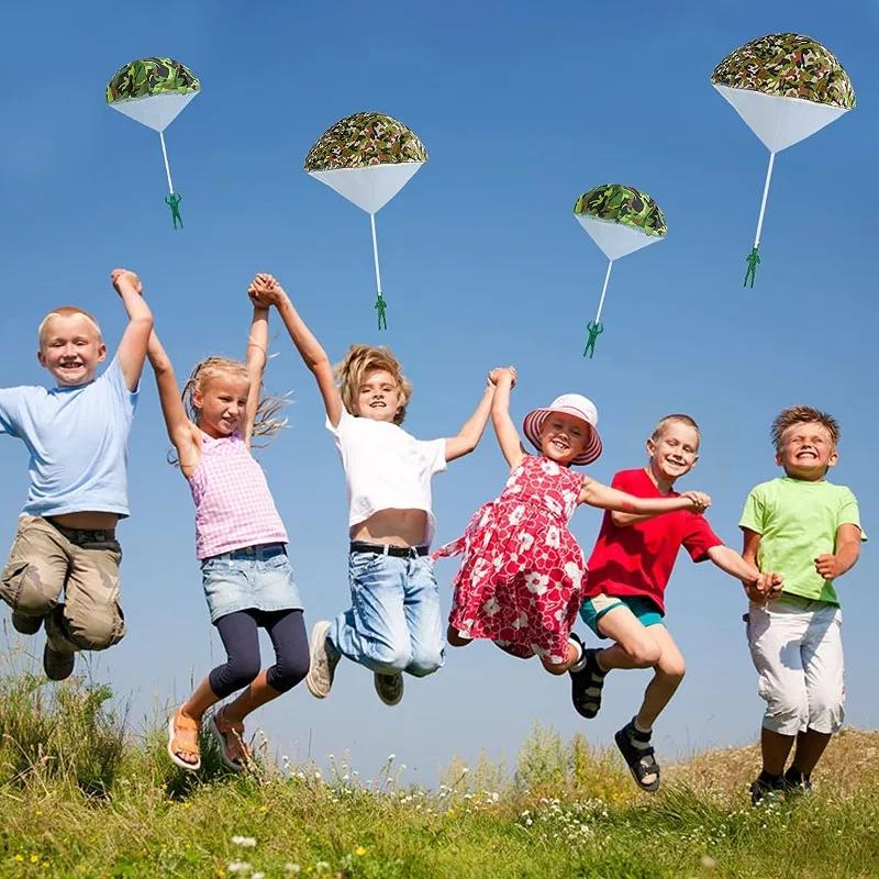 Handwurf Mini-Soldat Tarnung Fallschirm für Kinder Outdoor Spielzeug Spiel Pädagogisch Fliegender Fallschirm Sport für Kinderspielzeug