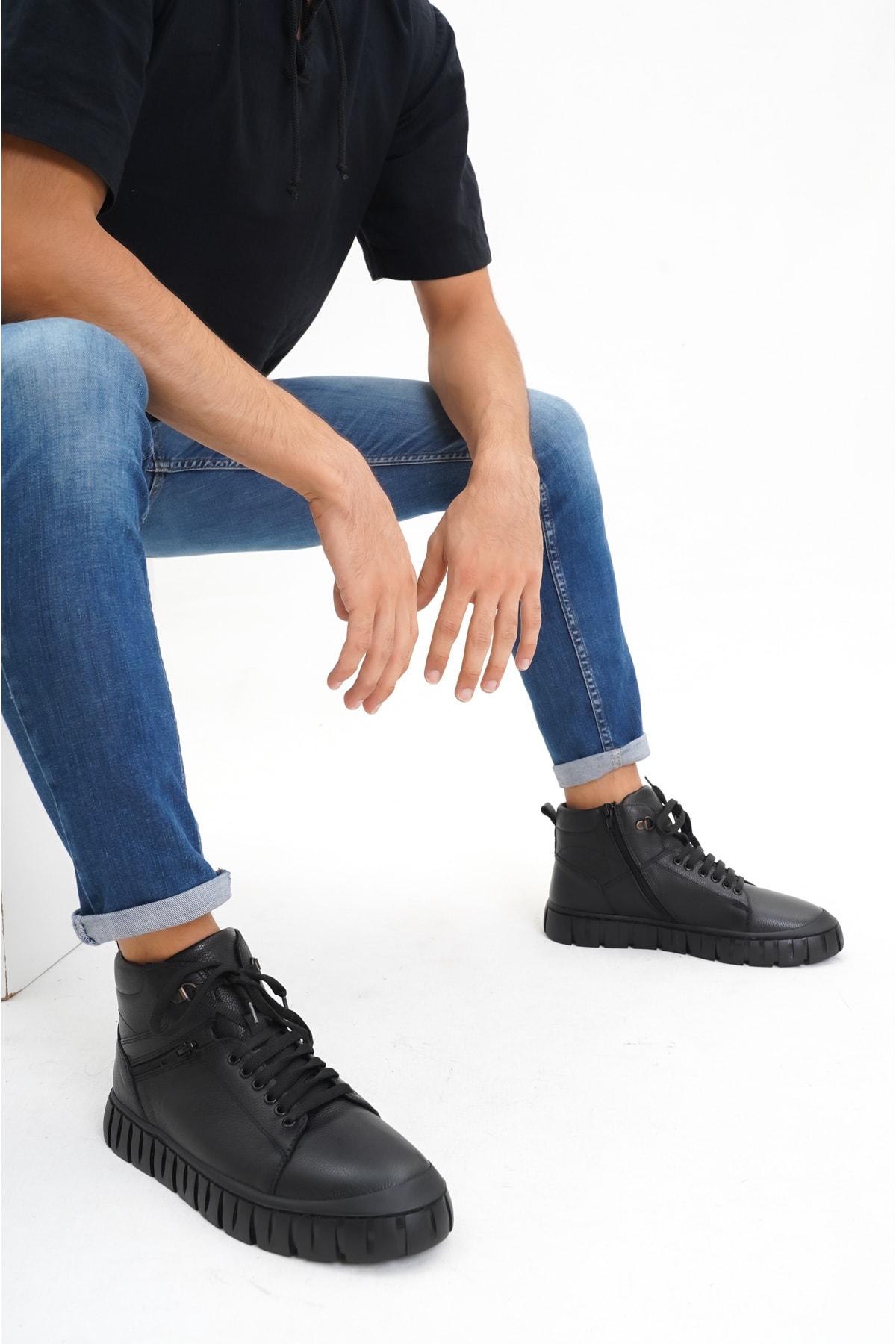 

Черные мужские кожаные ботинки из натуральной кожи