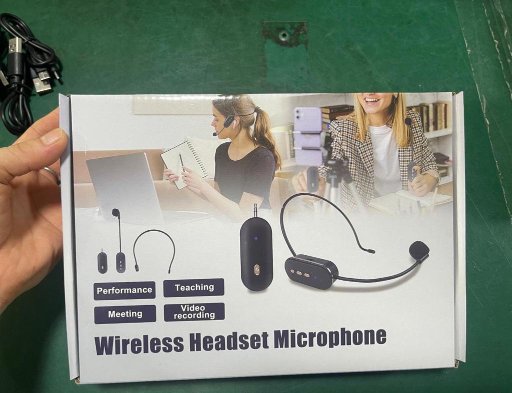 2.4G Dual Wireless Microphone and Bluetooth Speaker for Teaching and Stage Performance