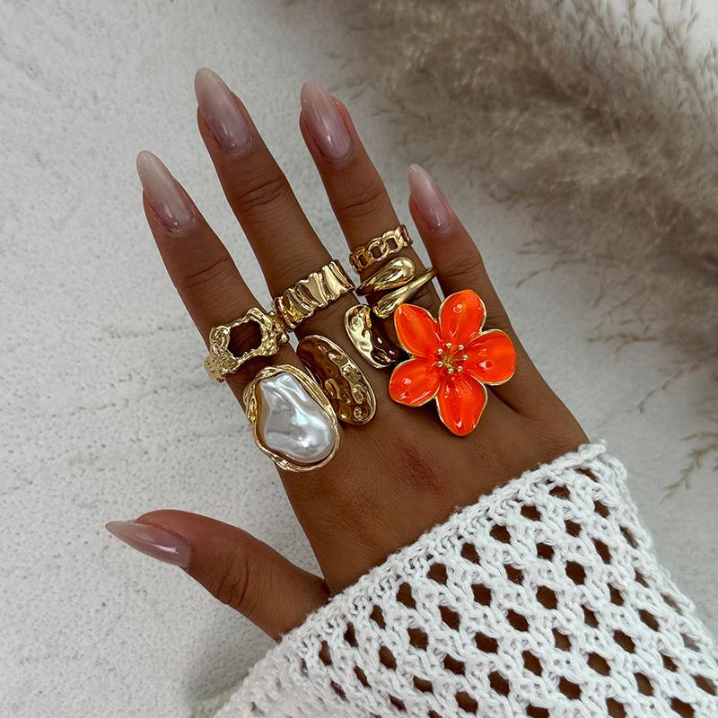 7Pcs Retro Punk Irregular Rings Set for Wome Metal Flower Multi-Layer Hollow Baroque Pearl Resign Ring Jewelry Accessories Gift