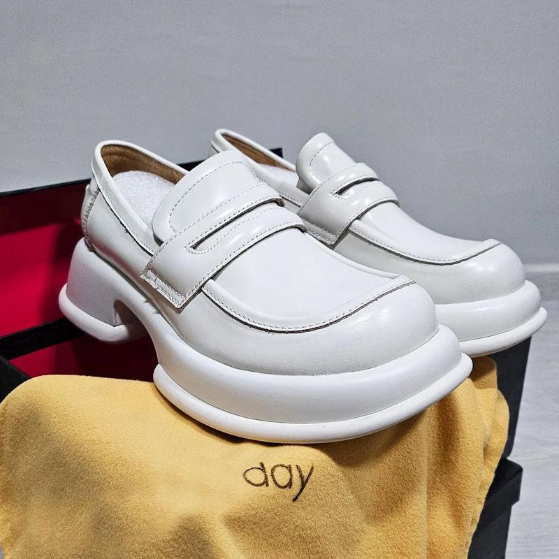 

Masoism 2025 New British Style Small Leather Shoes Thick Heel Platform Loafers Women s Spring, Casual Versatile Single Shoes 35