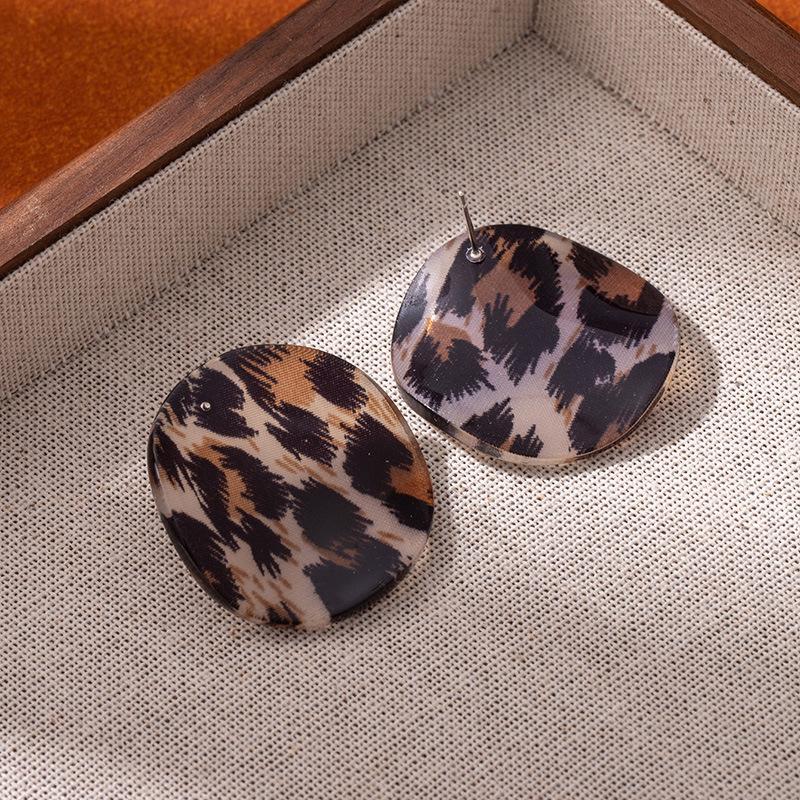 

Irregular Leopard Print Earrings Women S Niche Design Sense High-End Temperament Retro Hong Kong Style Stud Earrings Atmosphere Earrings