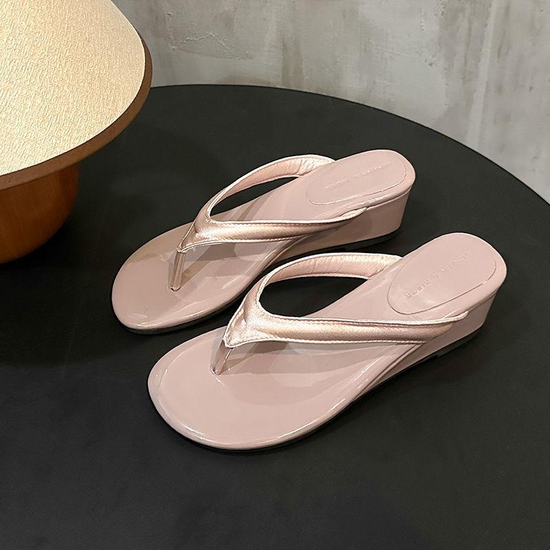 Gentle outer wear heightening flip-flops women's thick-soled feet cold slippers year summer