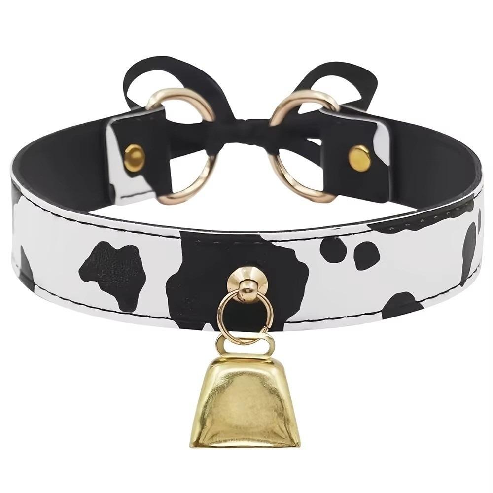 Sexy Leder-Choker-Halskette mit Kuhmuster, verstellbarer Schleifenanhänger und Glöckchen-Halskette