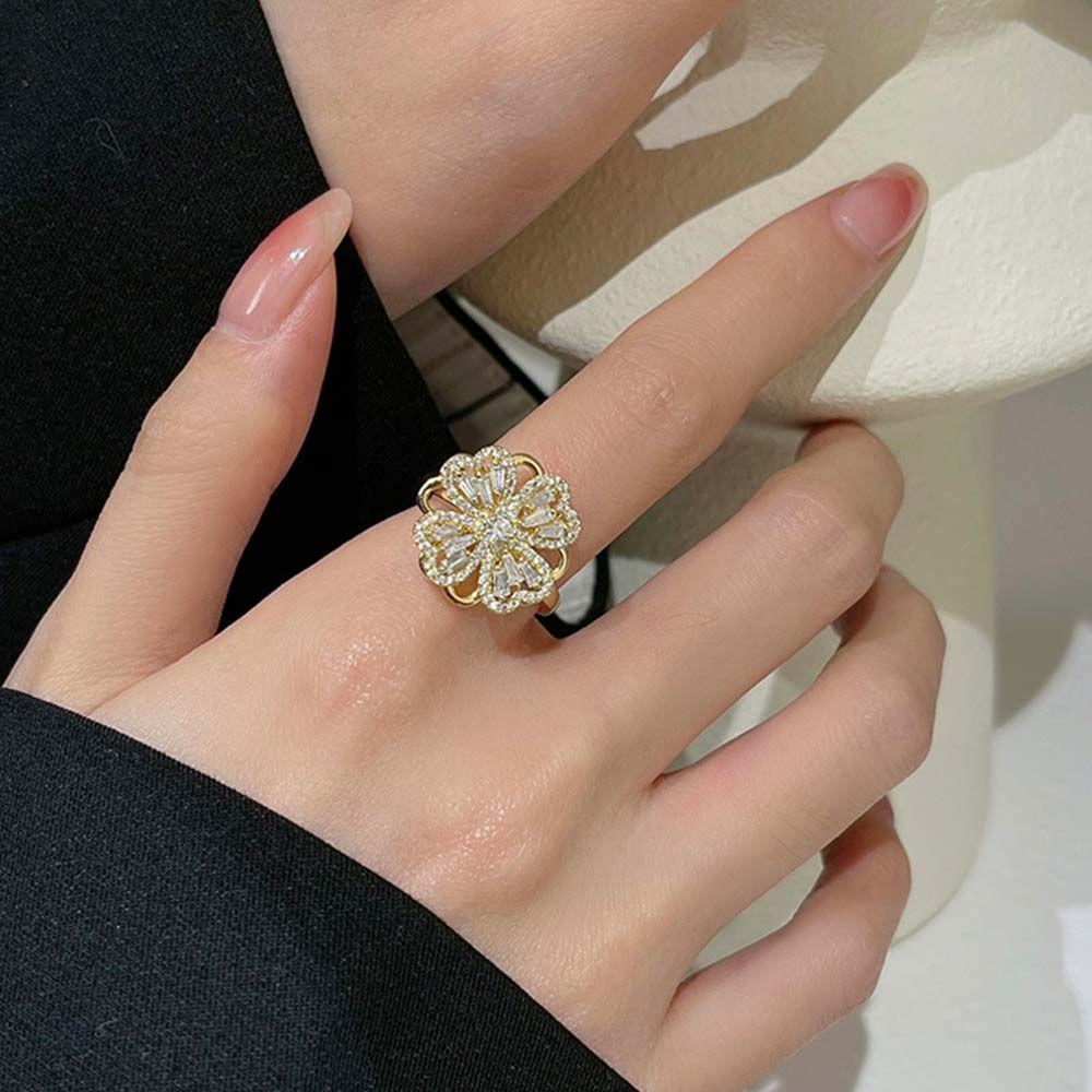 Luxury Rhinestone Four-leaf Clover Rings Women Finger Rings Korean Style Spinning Zircon Rings