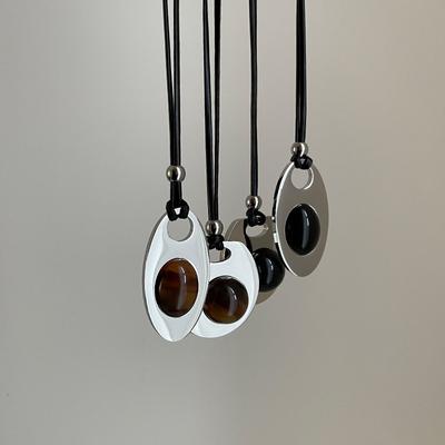 Niche Design Sense Round Metal Resin Pendant Necklace Women'S Simple Fashion Temperament Versatile Neck Chain Sweater Chain