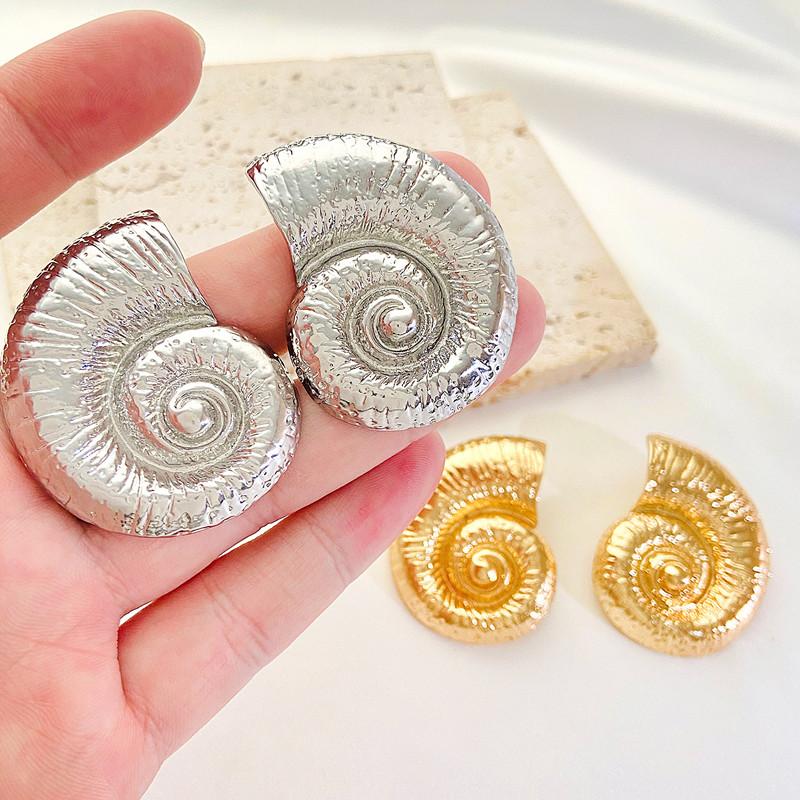 Punk Boho Big Conch Snail Stud Earrings for Women Trendy Unique Chunky Piercing Vacation Accessories Birthday Anniversary Gifts