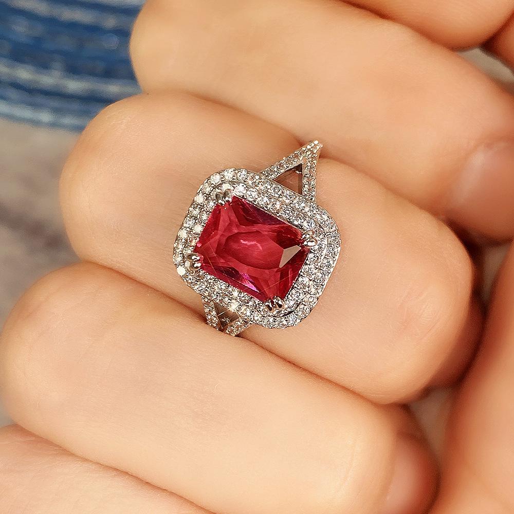 Cao Shi Sparkling Square Princess Ring - Elegant Engagement Proposal Ring for Women, European & American Fashion.