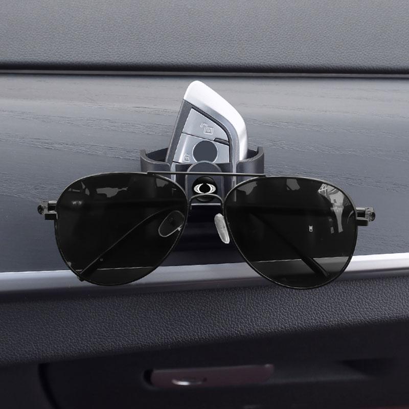 Car Key Storage Box Organizer Auto Dashboard Sunglasses Card Holder Clip For SsangYong Actyon Korando Rexton Kyron Rodius Tivoli hgf5