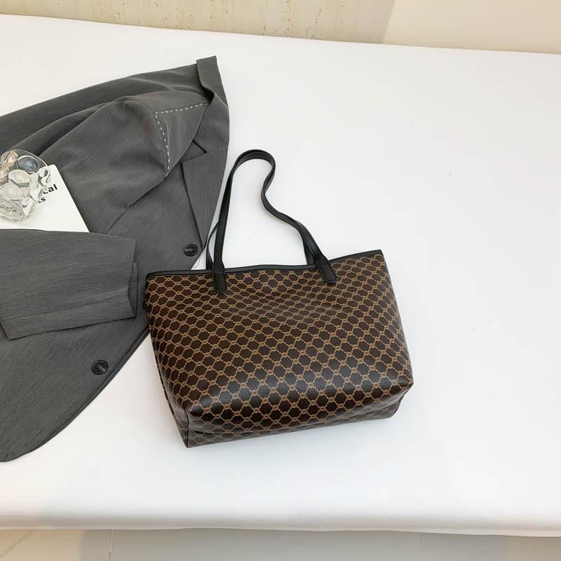 

Повседневная сумка-тоут большого объема с принтом для женщин 2025 года, новая нишевая трендовая сумка через плечо, ручная сумка