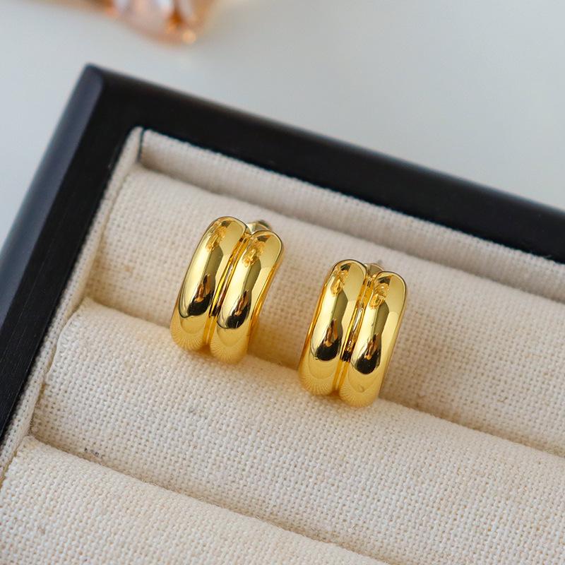 Chic C-Shaped Earrings: Retro Luxe, Simple & Versatile European/American Design with 925 Silver