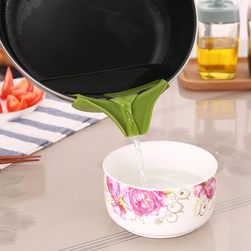 1 Pcs Funnel Anti-spill Silicone Slip On Pour Soup Spout Funnel for Pots Pans and Bowls and Jars Kitchen Gadget Tool Dropship