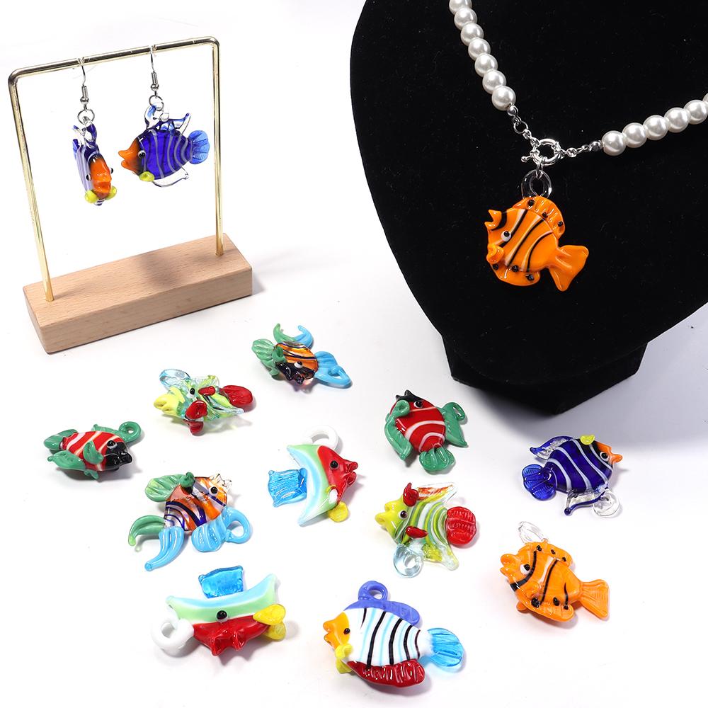 2pcs/Lot 3D Tropical Fish Animal Lampwork Charms For Jewelry Making Tiny Statue Ornaments Aquarium Decor DIY Necklace Pendant