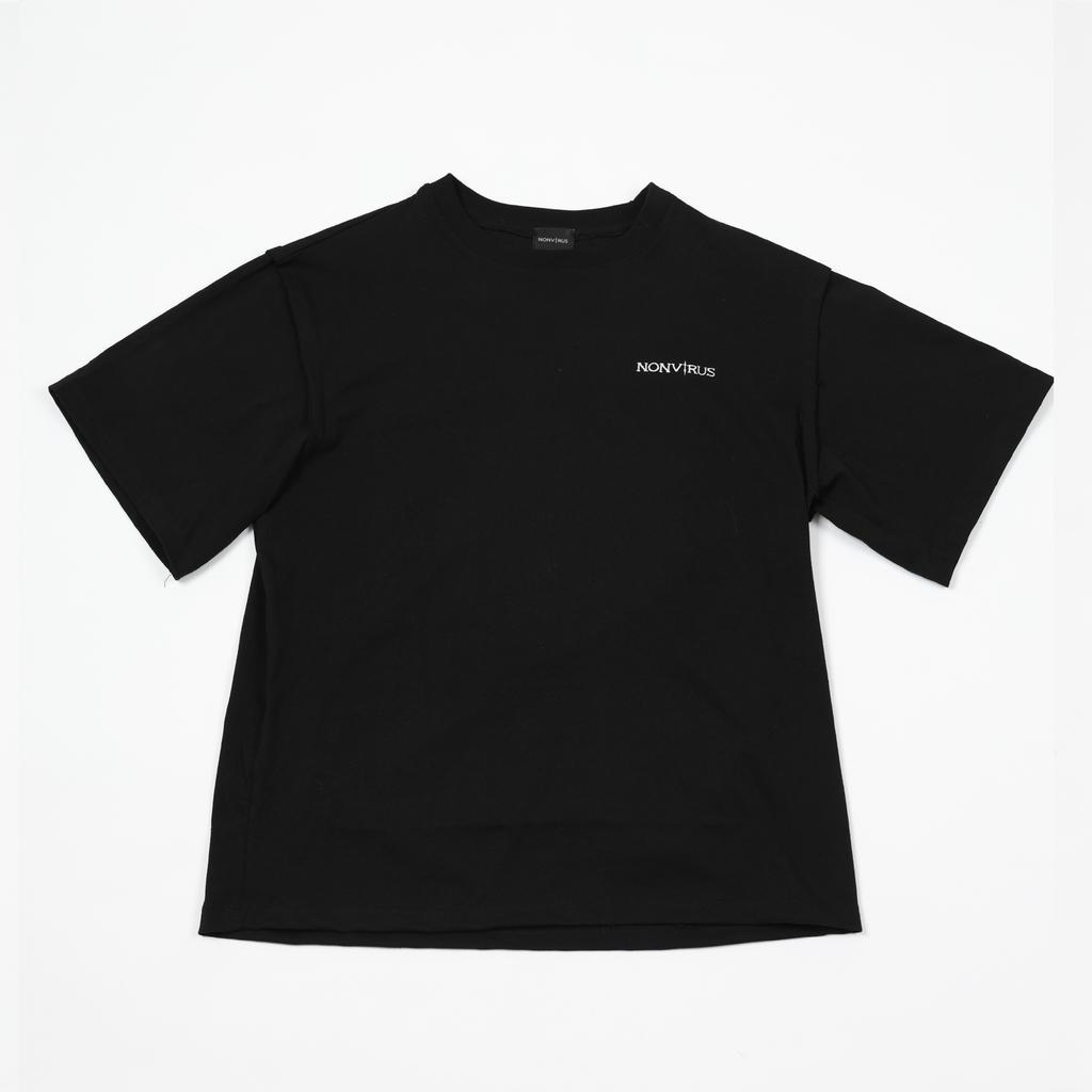 Nonbaileoseu Hidden Eyelet T-Shirt