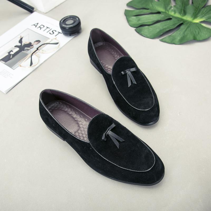 Fashion Classic Men Loafers Men One-foot Lightweight and Comfortable Outdoor Walking Bean Shoes Travel Shoes Sizes 38-44 Men Shoes