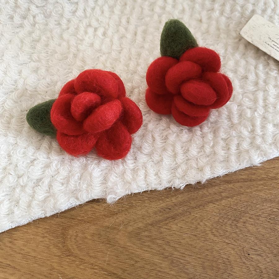 Flocking flower stud earrings autumn and winter sweet temperament versatile earrings light luxury niche elegant earrings women