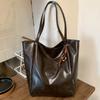 Large Capacity Bag Women's Retro Autumn New Simple Shoulder Bag Casual Commuter Tote Bag Women's Bag