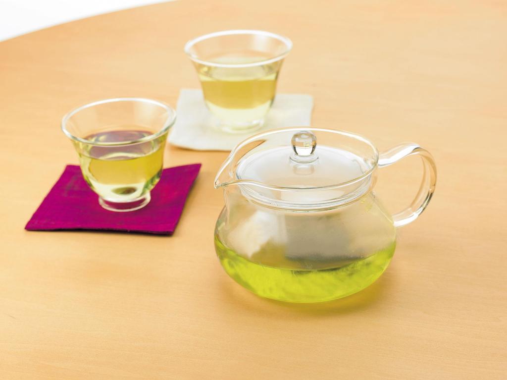 HARIO Teapot, Heat-Resistant Glass Teapot with Mochimaru Basket Mesh, See-Through Design