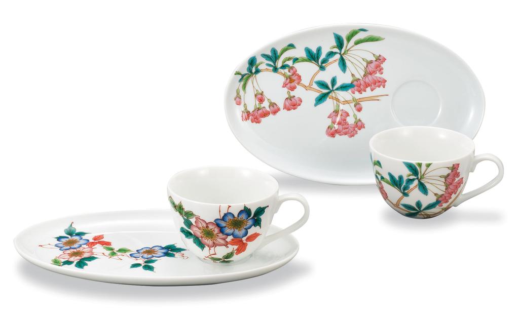 Kutani ware Iwataya pair of cups and saucers, two-tone AP7-0902