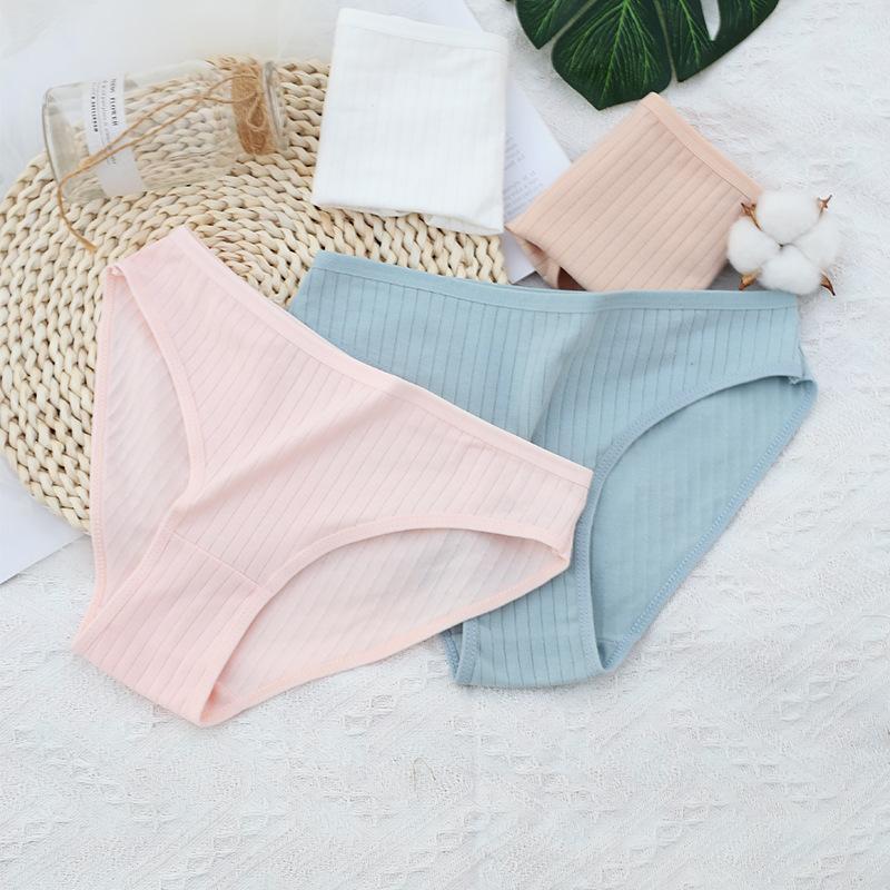 Pure Cotton Underwear for Women Briefs Needle Drawn Cute Girl Knickers Mid Waist Plus Size Breathable Triangle Panties