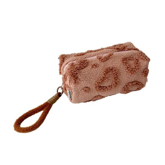 

Плюшева косметичка-серце 3D пухнасті сердечка Сумка для макіяжу Солодкий пухнастий органайзер для косметики Сумка для туалетного приладдя для жінок дівчат коричневий