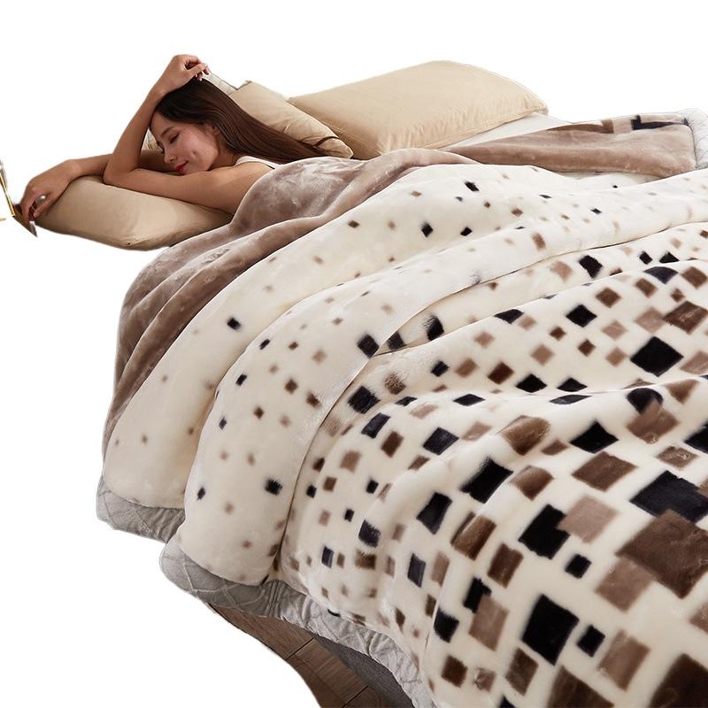 

Двухслойное одеяло Рашель 2 * 2.3m/5kg дымный черный