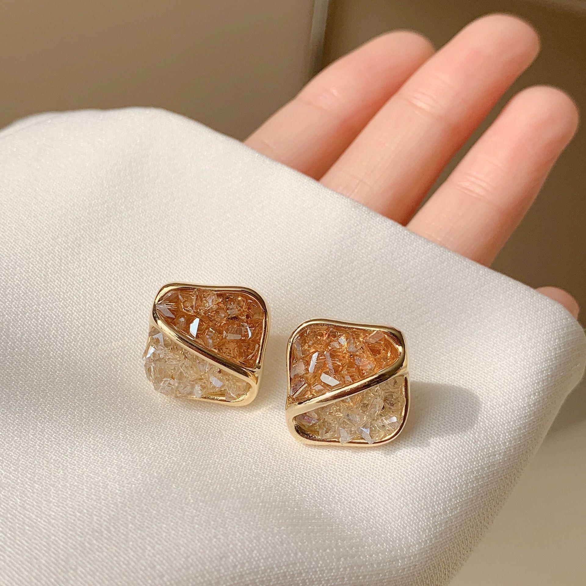 

Серебряная игла контрастного цвета кристаллические квадратные серьги модные маленькие пусеты легкая роскошь высокий стиль Мори новые серьги женские
