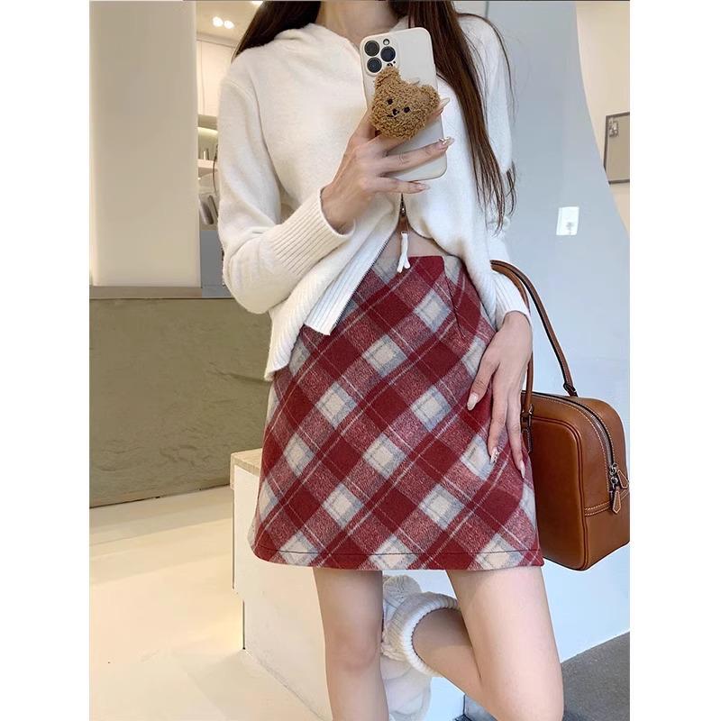 Retro Red Plaid A-line Woolen Skirt - High Waist, Slimming, Short for Women (Spring/Autumn 2026)