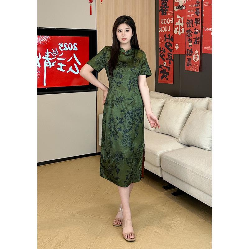 

New Spring Cheongsam: Plus Size, Stand Collar, Slimming Dress for Women L (105-120 jin)