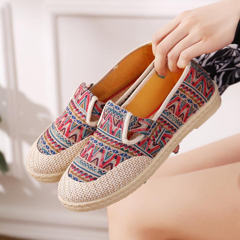 

New Style of Folk Cloth Shoes Embroidered Shoes Women s Single Shoes Breathable Soft-soled Dance Shoes, and Mom Shoes 35 червоний
