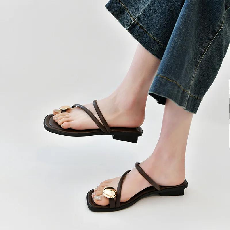 Fashion New Style Women's Metal Buckle Flat Beach Sandals Tight Toe Slippers Summer Outdoor Sportswear 2025