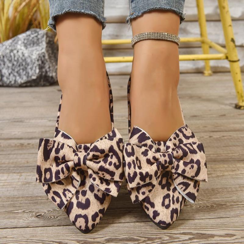 Fashion New Women's Knitted Slip on Flats Breathable Comfortable Walking Shoes Casual Pointed Toe Walking Sneakers Loafers
