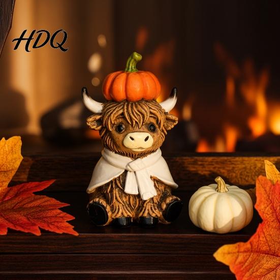 Herbst Heimdeko Niedliche Sitzende Hochlandkuh Kürbis Figur, Harz Statue Ornament Tierstatuen für Ernte Dekoration, Herbst mehrstöckiges Tablett Tischplatte
