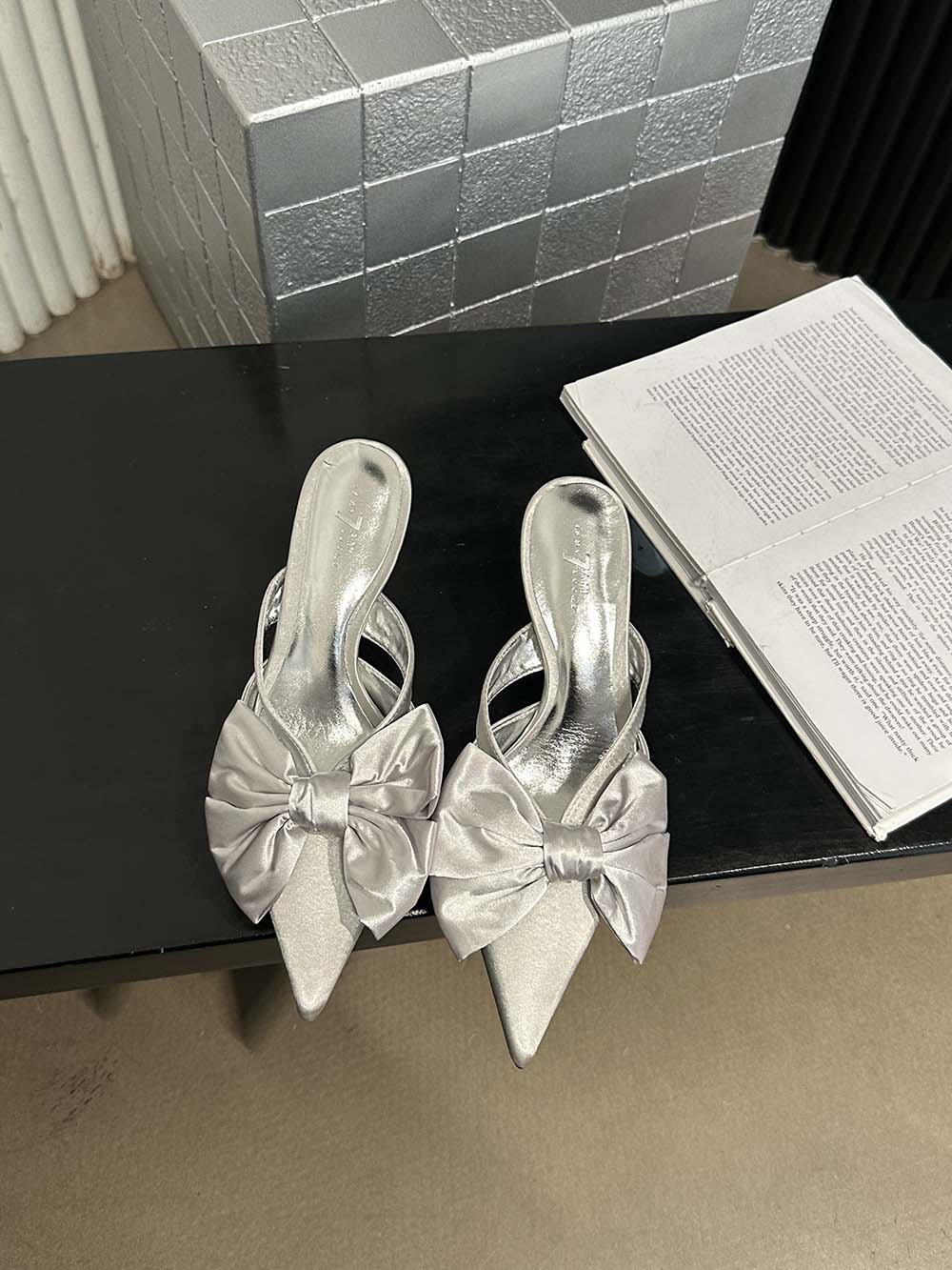 

модные женские туфли-слайды с острым носком на тонком высоком каблуке 2024 г. Новые поступления черного, серебристого, фиолетового, бежевого цвета, летние туфли-мюли 35-39 7.5 серебряный