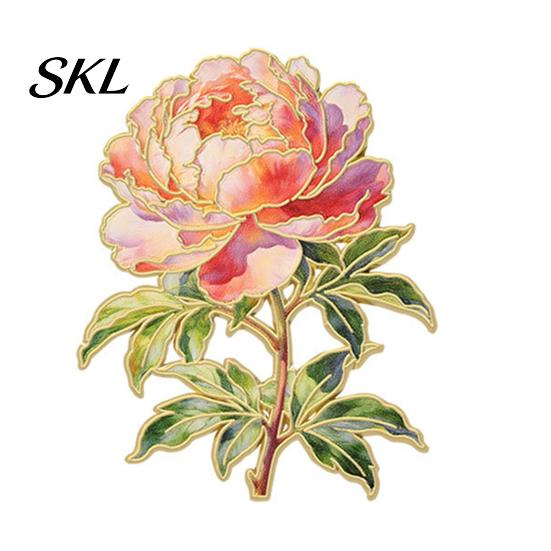 Decorative Clothing Pin Brooch Pin, Enamel Flower Design with Smooth Edges, Artistic Lightweight Zinc Alloy Badge for Jackets Scarves Bags Gift Lapel
