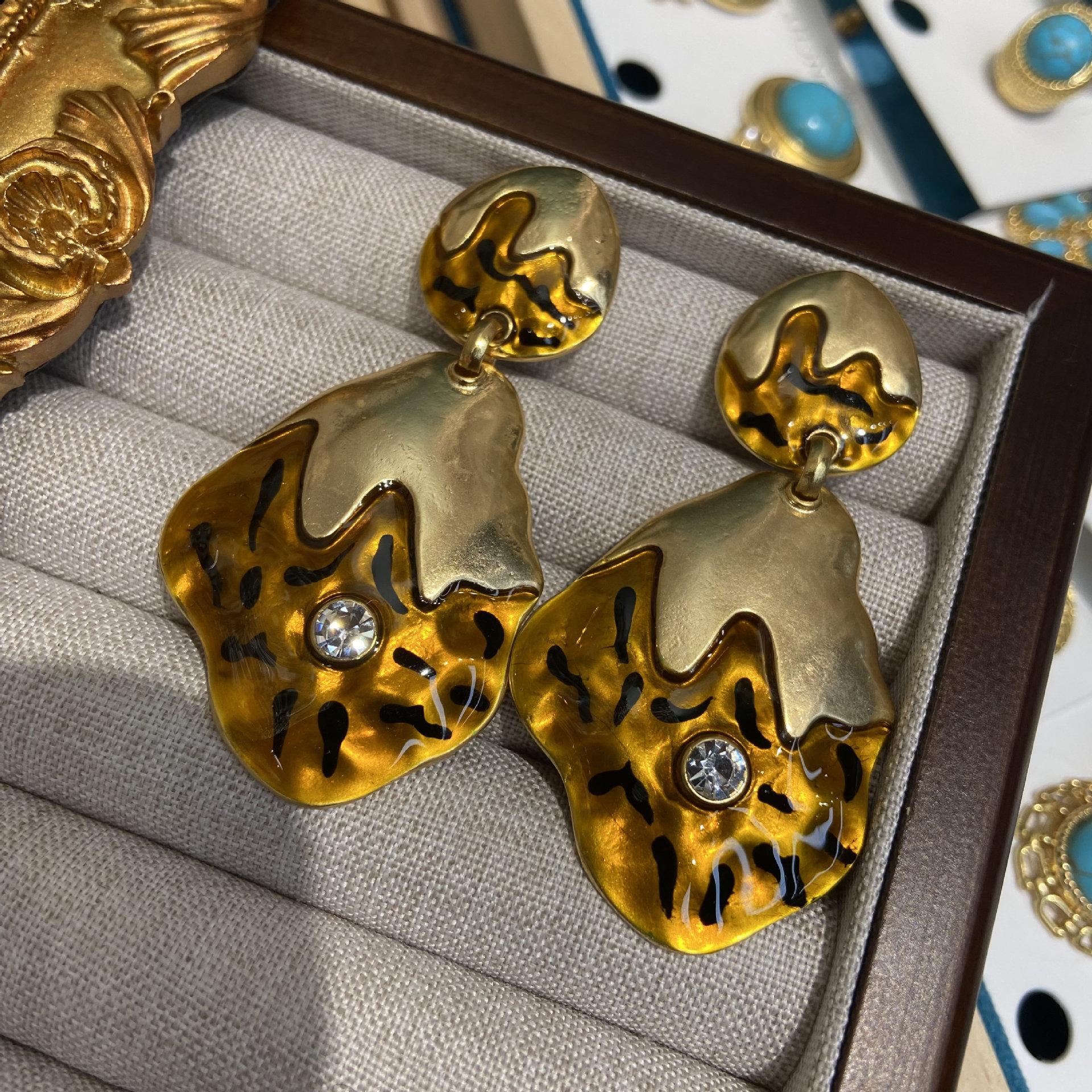 

Vintage Enamel Oil Drop Maillard Irregular Spots Lava Earrings Earrings Earrings Jewelry Tide