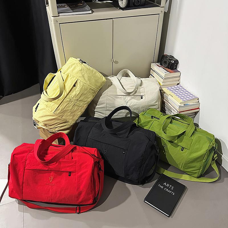 Sports bag for women, fitness bag, large-capacity short-trip travel bag, lightweight luggage bag for women, versatile commuter shoulder and crossbody