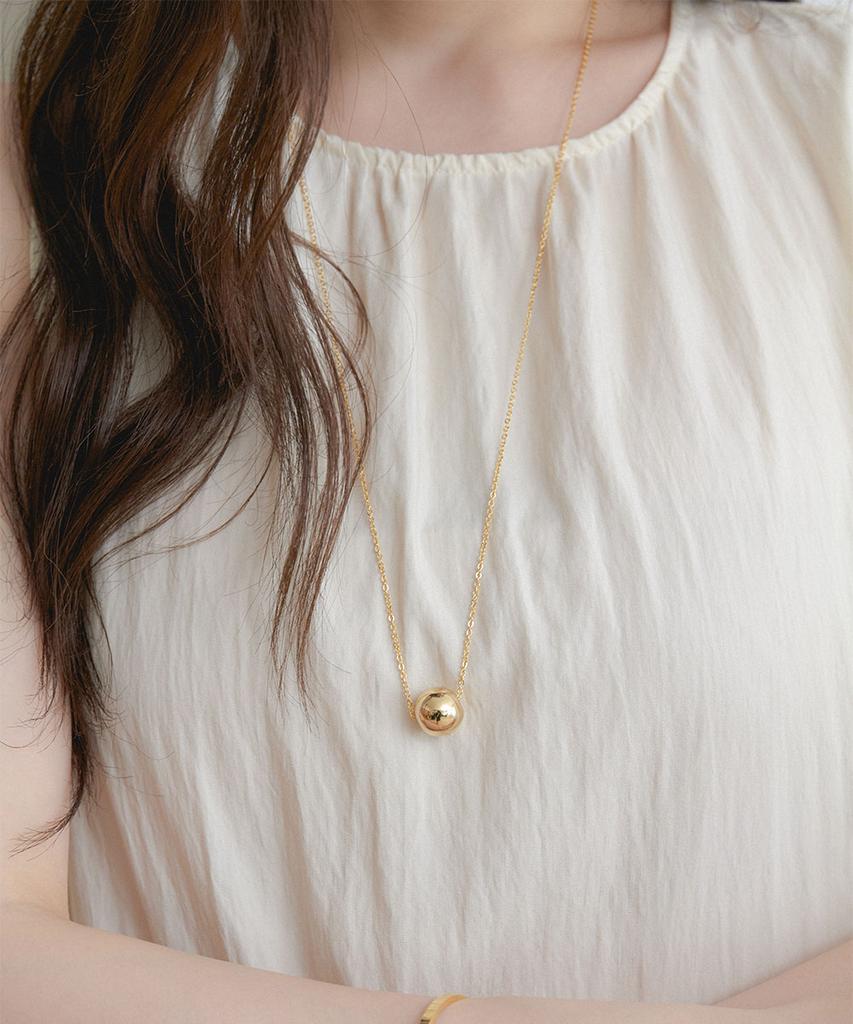 Halden Bold Round Pendant Necklace (N059_Gold)