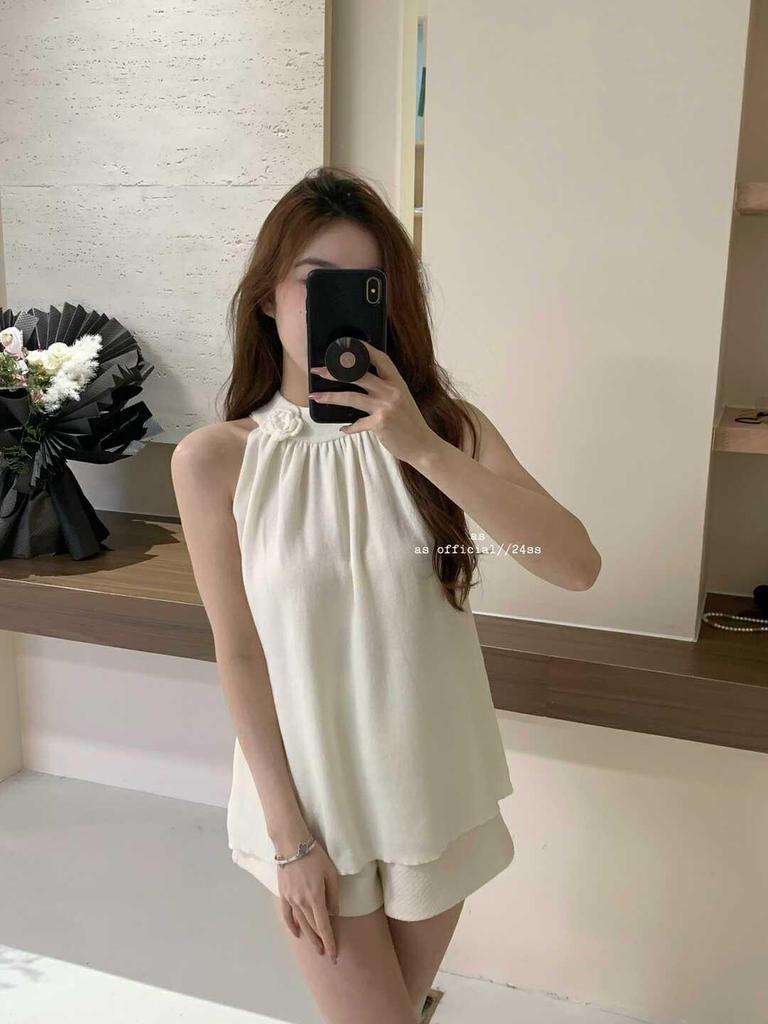 Dopamine Sweet Style Women's Halter Top: Chic, Sleeveless Summer Wear with Beautiful 3D Flower Design