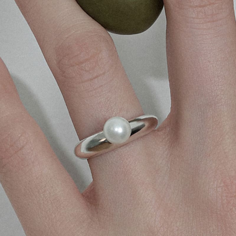 Zney Po Pearl Ring (L)