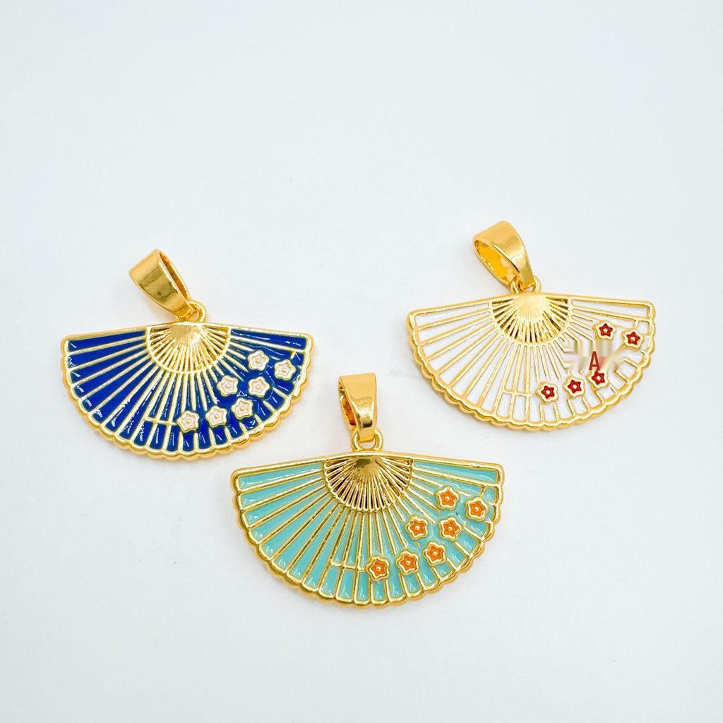 Hot-Selling Enamel Gold-Plated Fan Pendant Necklace - Retro Chinese Style for Women