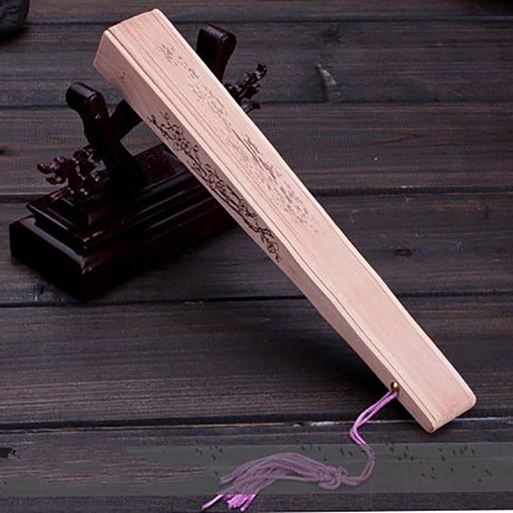 Ventaglio di legno dipinto di sandalo stile cinese retrò ventaglio pieghevole regalo ventaglio pieghevole intagliato vuoto