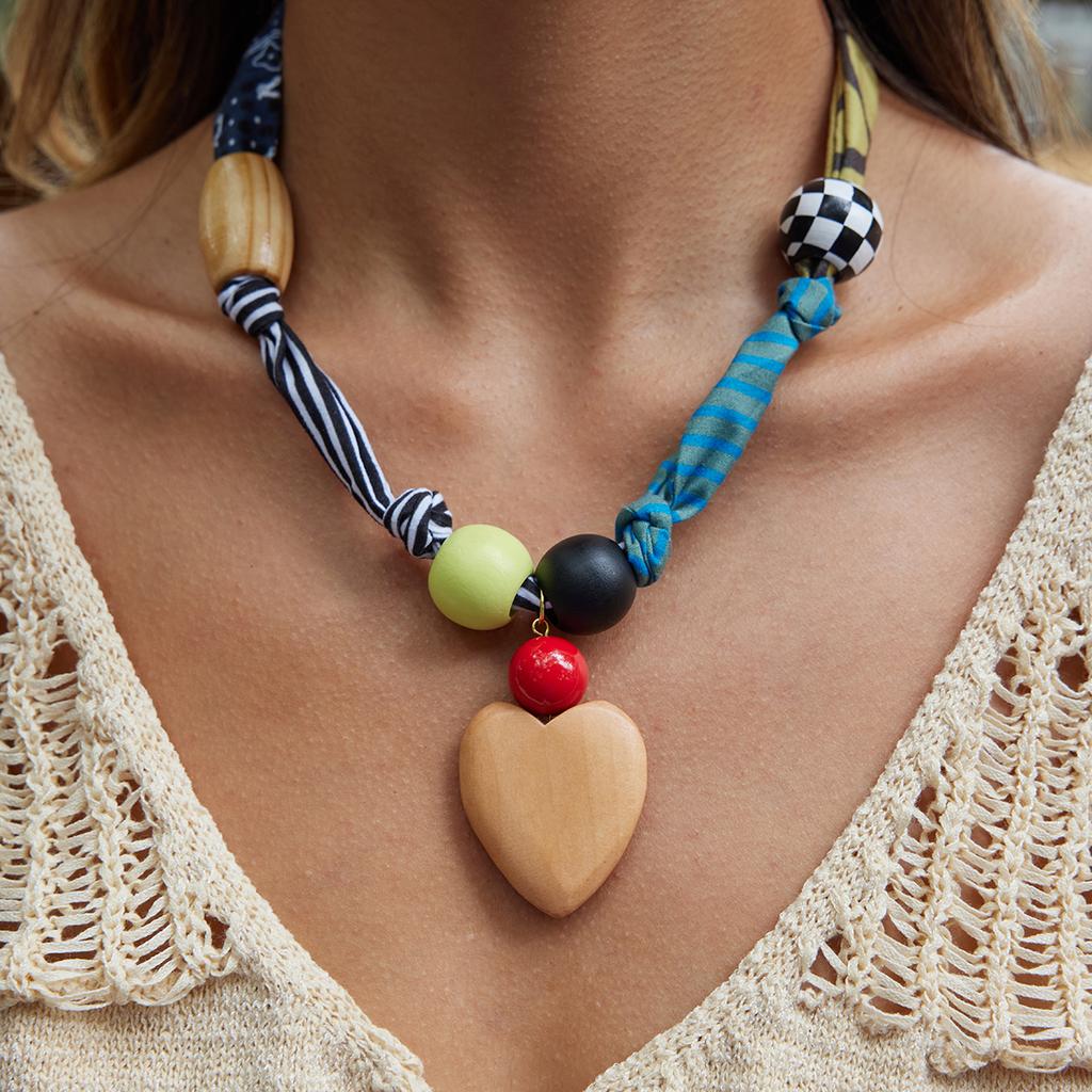 Youthway Elegant Wooden Heart Pendant Necklace For Women Colorful Cloth Chain Vintage Necklace Simple Fashion Jewelry Girls Gift