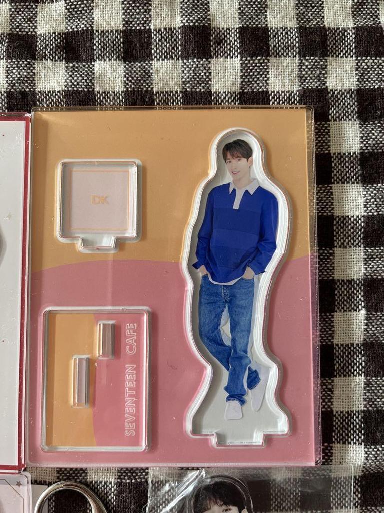 [USED] SEVENTEEN CAFE DK Acrylic Stand Set