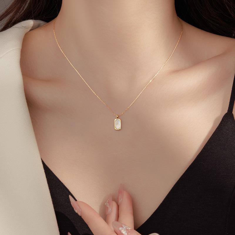 Colier cu Pandantiv Banyan Tree Argint S925 Retro Scoică Albă - Lanț Claviculă de Vară 2024 High-End pentru Femei