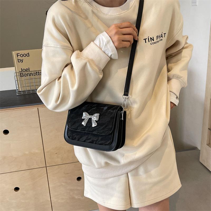 Fashion Bag Women's New Solid Color Versatile Butterfly Small Square Bag Messenger Bag